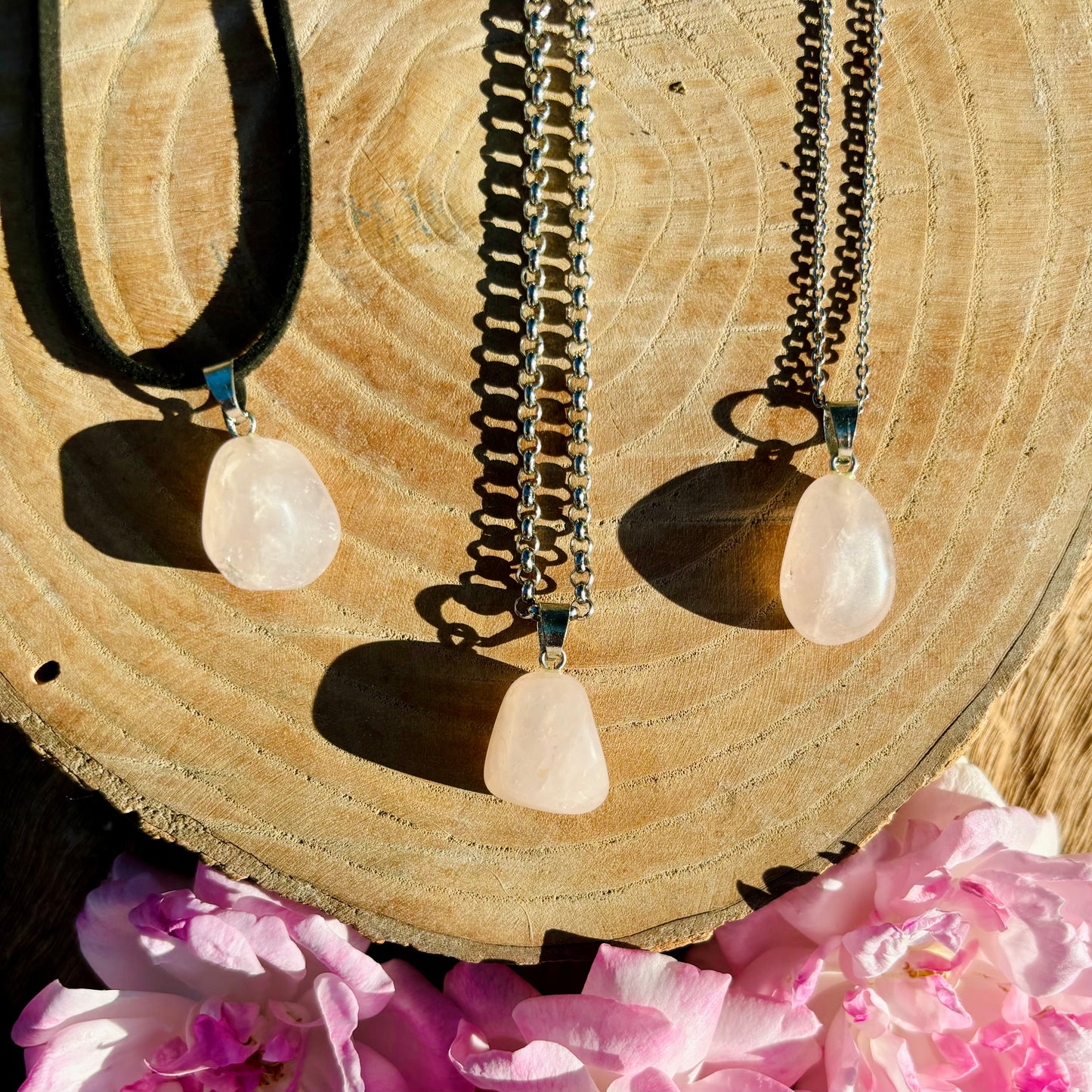 Collar de Cuarzo Rosa con cordon
