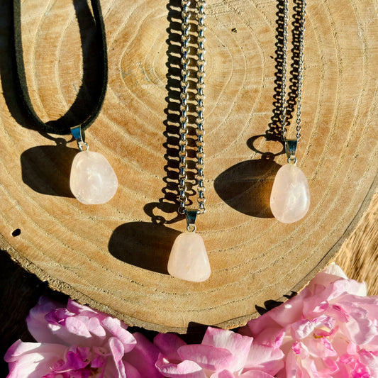 Collar de Cuarzo Rosa con cordon