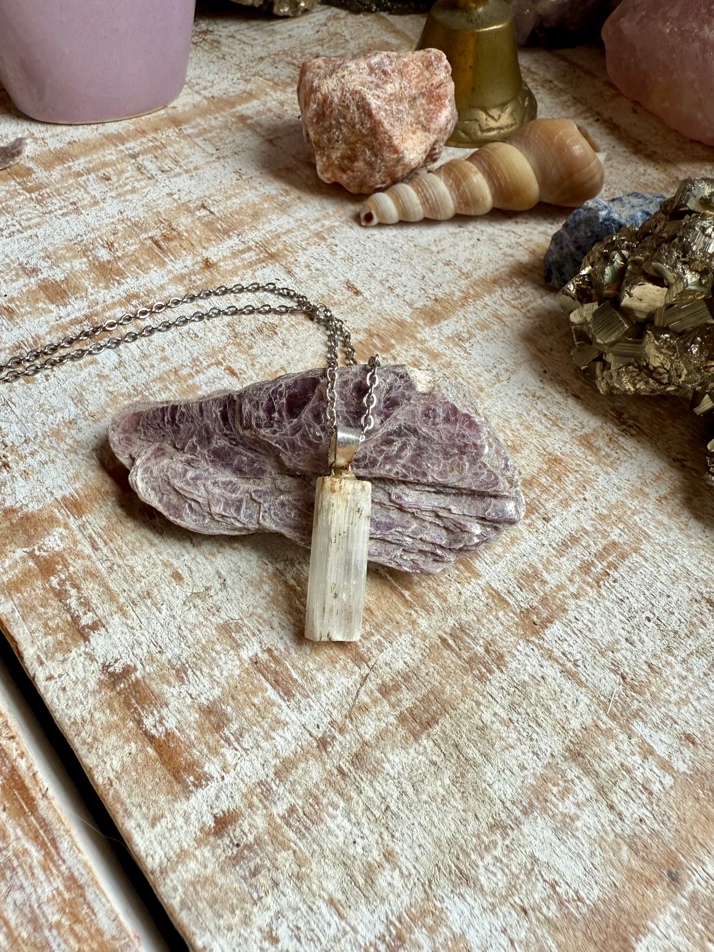 Collar de Selenita con cadena Fina